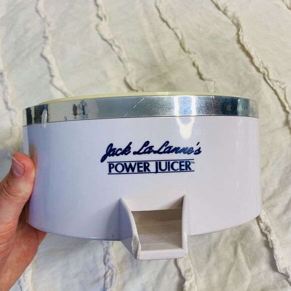 Jack LaLanne's Power Juicer Receptacle Spout Replacement Part CL-003AP - Picture 2 of 7